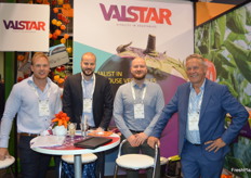 Sander Metz en Floris Hoogwerf (Valstar Holland) met Niels Kooistra en Jan van Heijningen (Eminent Seeds)